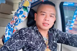 [Tin nhanh tối 30-7-2021] Dương Minh Tuyền bị bắt quả tang ‘bay lắc’ ở quán karaoke