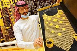 [ẢNH] ‘Lóa mắt’ với chợ vàng ở UAE: Nơi không chỉ bán trang sức mà cả...khẩu trang bằng vàng