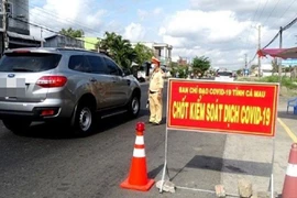 [Tin nhanh sáng 9-10-2021] Tài xế dùng văn bản giả lãnh đạo tỉnh đã nghỉ hưu 6 năm để 'thông chốt'