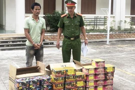 [Tin nhanh tối 1-1-2021] Tạm giữ đối tượng mua gần 1 tạ pháo lậu