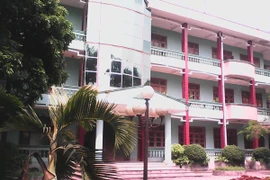 Một hiệu trưởng bị buộc trả lại ngân sách hơn 2 tỷ đồng 