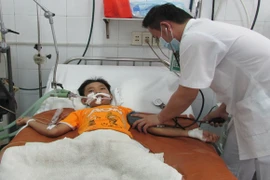 Chơi đùa, cháu bé 11 tuổi bị dây treo vào cổ bất tỉnh