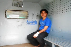 Bắt kẻ cầm dao vào cảng Cát Lái cướp tài sản