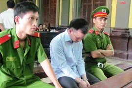 Rưới xăng đốt xác nhân tình vì sợ mách vợ