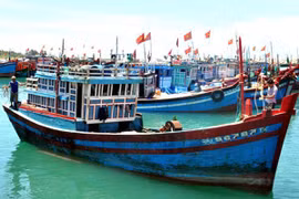 Tiếp nhận về nước ngư dân và tàu cá Việt Nam bị nước ngoài bắt giữ
