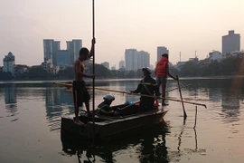 Tìm thấy thi thể nạn nhân đuối nước ở hồ Hoàng Cầu