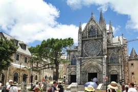 Bà Nà Hills lọt top 5 khu du lịch hàng đầu Việt Nam