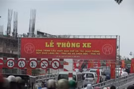 Thông xe hai cầu vượt lắp ghép nhẹ tại Hà Nội