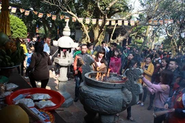 lễ chùa ngày Tết