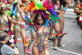 Tưng bừng lễ hội đường phố lớn nhất châu Âu