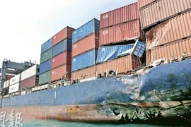 Hai tàu Trung Quốc đâm nhau, 10 người mất tích