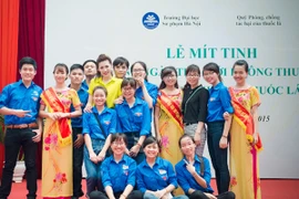 Á hậu Tú Anh vận động “nói không với thuốc lá”