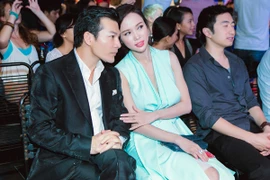 Trần Bảo Sơn-Vũ Ngọc Anh “dính như sam” đi xem Idol