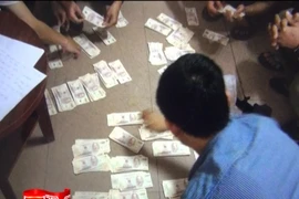 Khởi tố đối tượng vận chuyển tiền giả và buôn bán trái phép chất ma túy