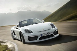 Porsche “vén bức màn bí mật” của siêu xe Boxster Spyder mới