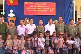 Ấm lòng thầy trò vùng cao