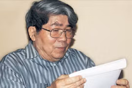 GS Hà Minh Đức trao tặng bộ sưu tập cá nhân đồ sộ