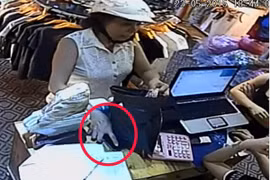 “Nữ quái” vờ mua hàng rồi “chôm” Iphone 5 