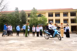 Cận cảnh quy trình thi sát hạch, cấp giấy phép lái xe máy do Công an Hà Nội tổ chức
