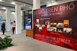 Câu chuyện mưu sinh qua triển lãm "24 giờ trên phố"
