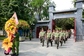 Cụm thi đua số 5, Công an Hà Nội báo công dâng Bác tại Khu Di tích lịch sử Kim Liên