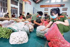 Công an Đắk Lắk góp sức hướng về tâm dịch phía Nam 