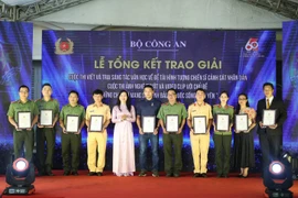 "Những chiến sĩ mang sứ mệnh bảo vệ cuộc sống bình yên" qua góc nhìn nghệ thuật