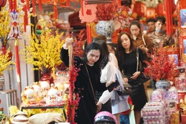 Hàng Mã mùa Tết về 