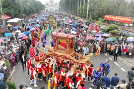 Độc đáo lễ rước kiệu trong Lễ hội đền Hai Bà Trưng năm 2024