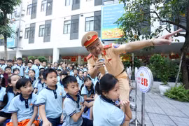 Công an Hà Nội cùng Trường Tiểu học Kim Liên chung tay lan tỏa văn hóa giao thông