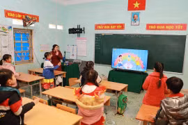 Hỗ trợ học sinh vùng cao học tiếng Anh theo chương trình mới