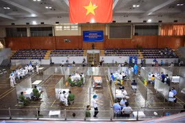 [Ảnh] Cận cảnh chiến dịch tiêm vaccine phòng Covid-19 lớn nhất lịch sử tại Hà Nội