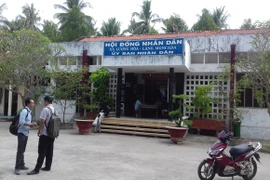 Một chủ tịch UBND xã treo cổ tự tử tại vườn nhà