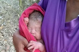 Bé trai sống sót kỳ diệu dù bị đâm 14 nhát, chôn sống