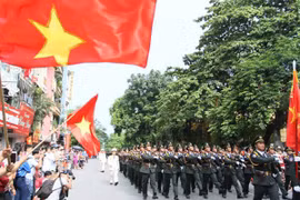 Mạnh mẽ, hiên ngang những đoàn quân trên phố phường Hà Nội