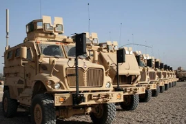 Mỹ lần đầu cung cấp hơn 300 xe bọc thép cho Uzbekistan