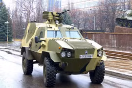 Ukraine chuẩn bị biên chế xe hơi bọc thép Dozor-B cho quân đội