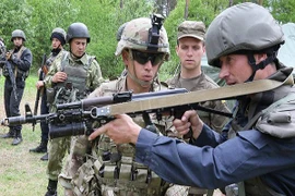 9 lính Mỹ bị giữ tại Vienna do mang vũ khí trái phép tới Ukraine