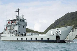 Philippines mua nốt 3 tàu vận tải đổ bộ cũ còn lại của Australia