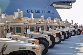 Mỹ giành hợp đồng khổng lồ chế tạo xe bọc thép Humvee