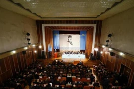 Tổng thống Ukraine đề xuất đưa Crimea thành khu tự trị Tatar: Quá muộn