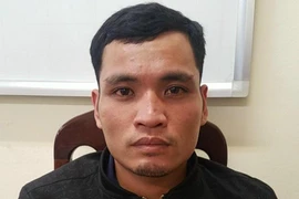 Những viên nén màu xanh trong túi quần gã trai điều khiển xe Honda Airblade 