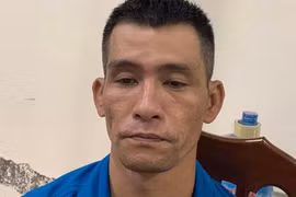 Biểu hiện nghi vấn của gã đàn ông điều khiển xe Honda Vision