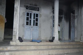 Đột nhập đốt nhà đối phương vì mâu thuẫn tình, tiền