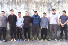 Bắt giam 8 đối tượng cá độ bóng đá, mua bán số lô - đề