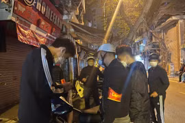 “Huyền thoại 141” hóa trang tuần tra đêm, phát hiện đối tượng mang dao 