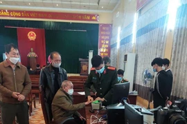 Làm việc xuyên nghỉ lễ, phục vụ nhân dân cấp căn cước gắn chip 