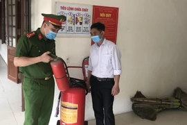 Kiểm tra đảm bảo an toàn phòng cháy, cứu hộ tại các điểm thi THPT quốc gia