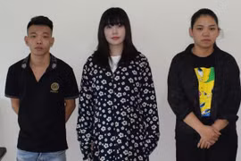 Bắt ổ nhóm dụ dỗ học sinh làm thẻ ngân hàng rồi mua bán