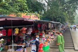 Đảm bảo an ninh trật tự để du khách vãn cảnh chùa Hương an toàn